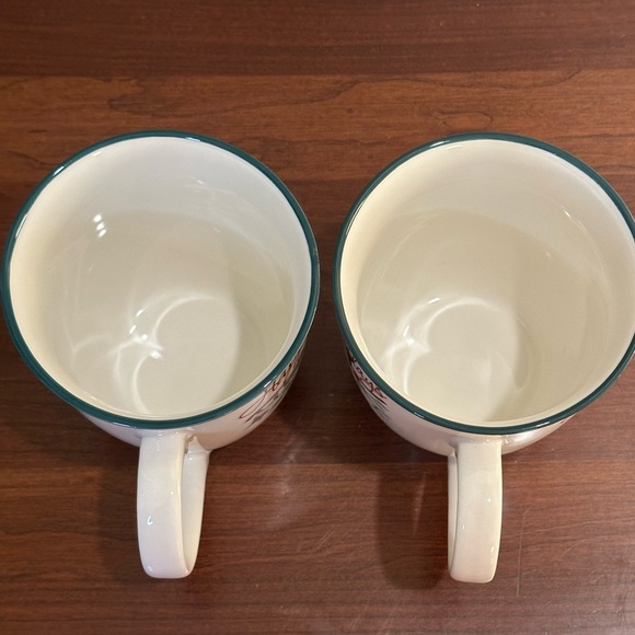 🎄Pfaltzgraff Winterberry Set of 2 XL Porcelain Naughty & Nice Mugs 20 Ounces - Picture 8 of 9